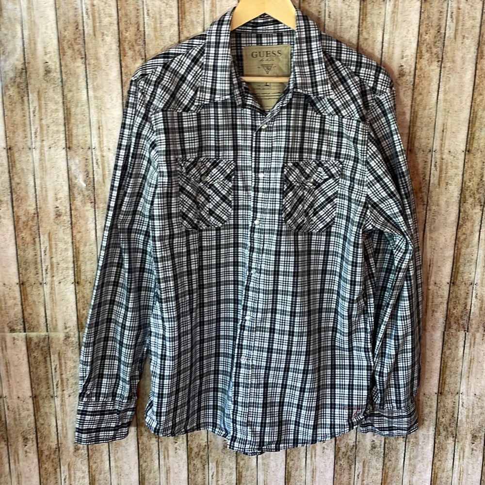 Guess size large long sleeve pear snap.